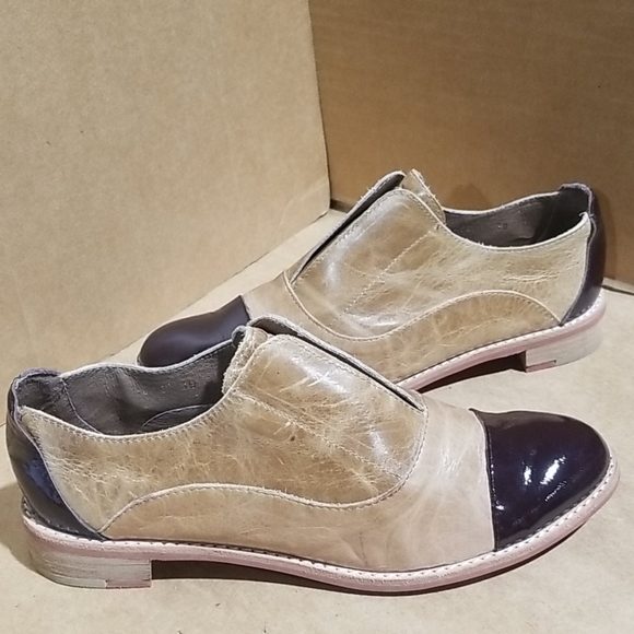 ALL BLACK Shoes - WOMANS ALL BLACK BRAND CASUAL SHOES SIZE (39) 8½